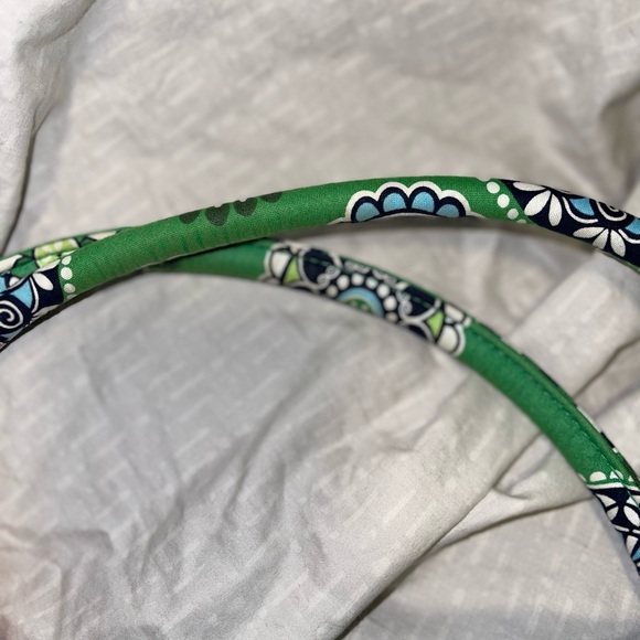 Vera Bradley bowler in Cupcake Green - Picture 5 of 6